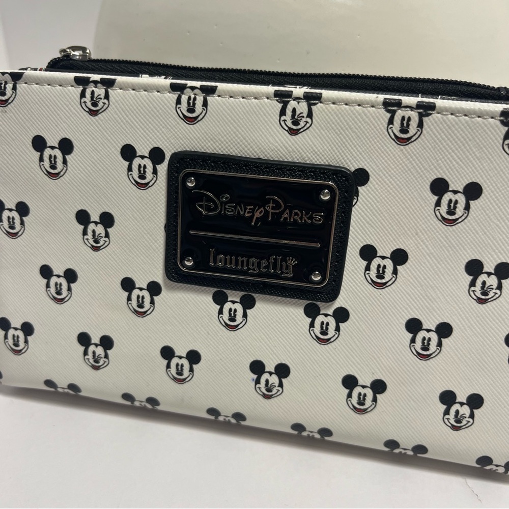 Disney Parks Loungefly Mickey Mouse All Over Mickey Face White Black Wallet - Picture 2 of 9